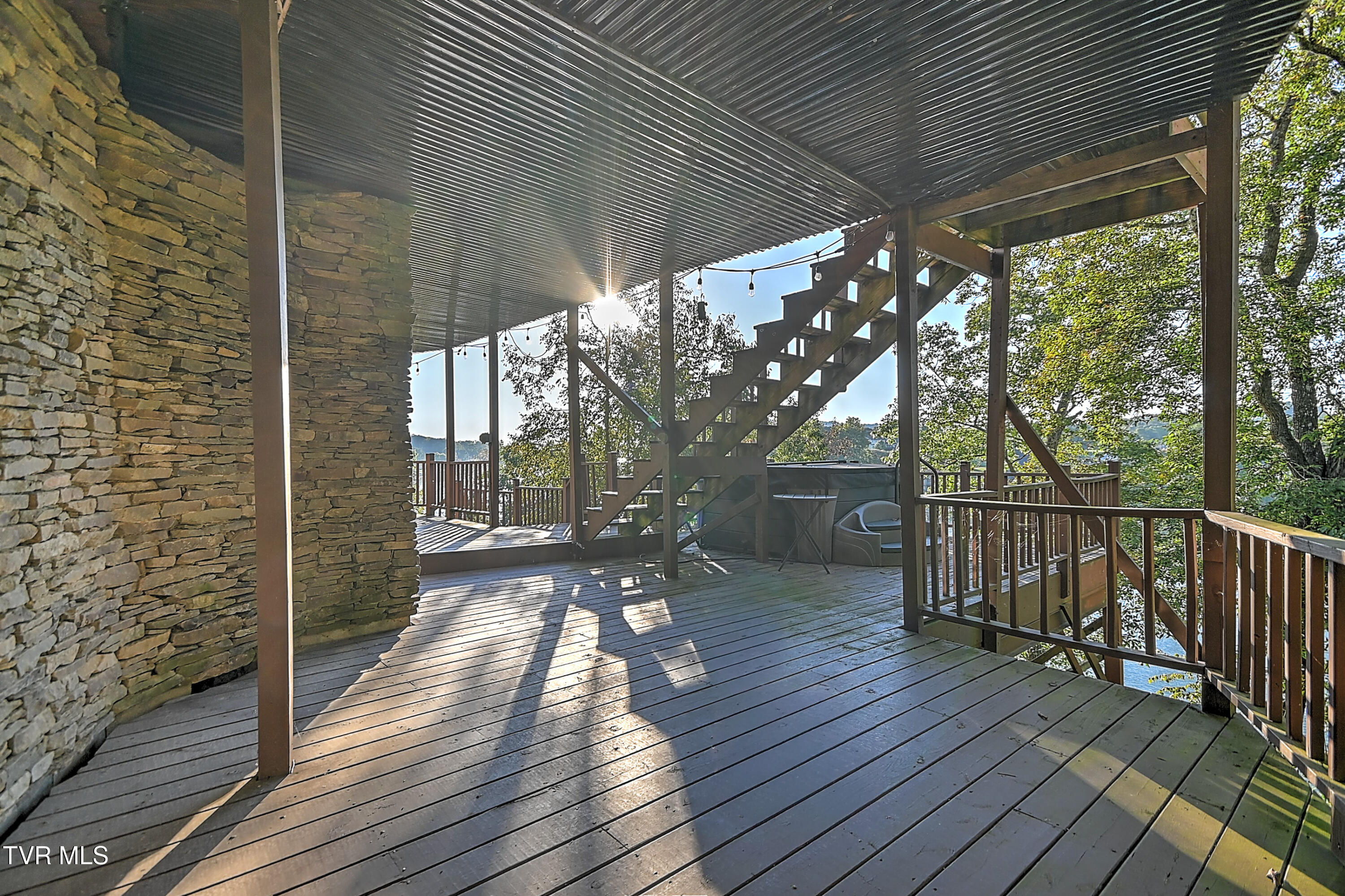 669 Summer Sound Road Piney Flats, TN 37686 - Photo 61 of 92 669 Summer Sound GUnit-90