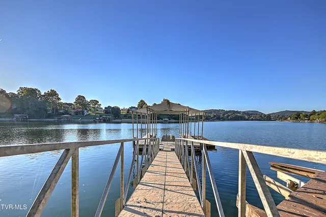 $869,900 | 669 Summer Sound Road, Piney Flats, TN 37686