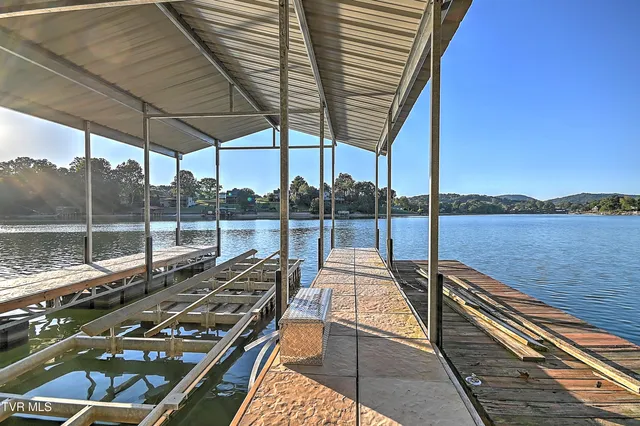 $869,900 | 669 Summer Sound Road, Piney Flats, TN 37686