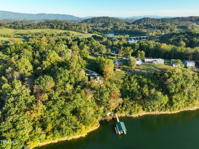 $869,900 | 669 Summer Sound Road, Piney Flats, TN 37686