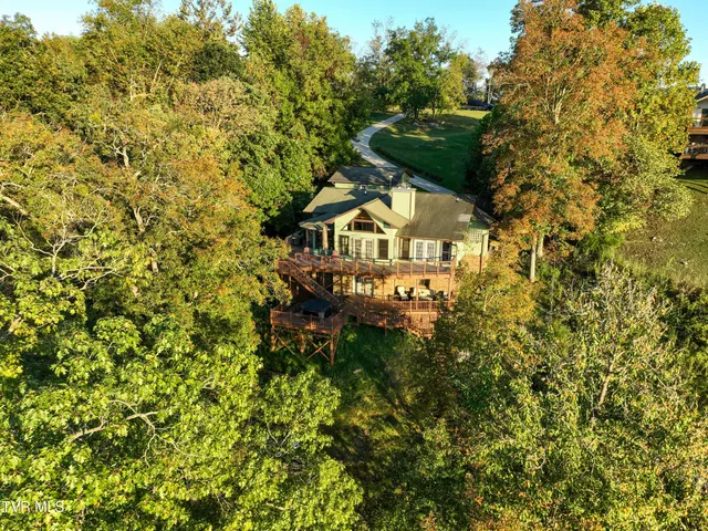 $869,900 | 669 Summer Sound Road, Piney Flats, TN 37686