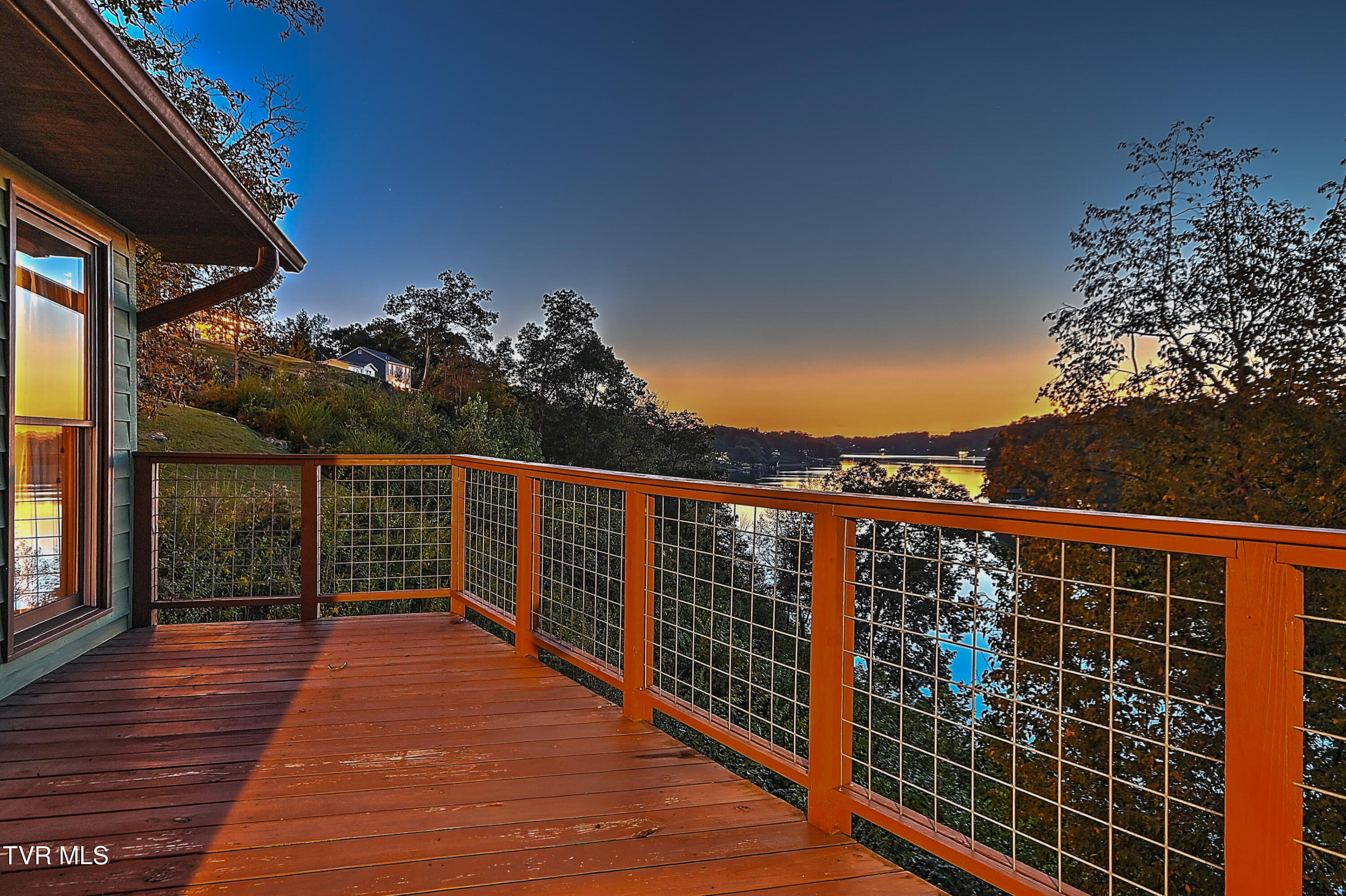 669 Summer Sound Road Piney Flats, TN 37686 - Photo 82 of 92 669 Summer Sound Twilight GUnit-32