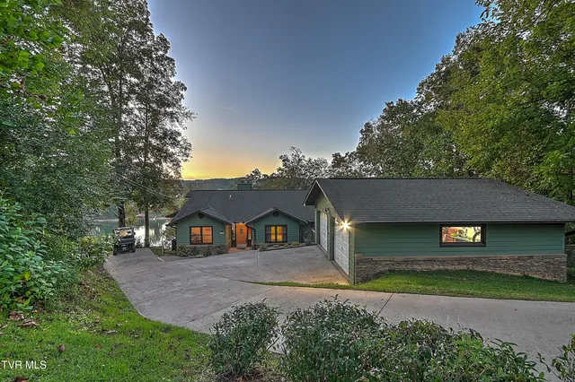 $869,900 | 669 Summer Sound Road, Piney Flats, TN 37686