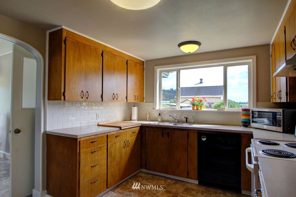 18730 Jolly Road Burlington, WA 98233 - Photo 5 of 25 Gallery Image 5