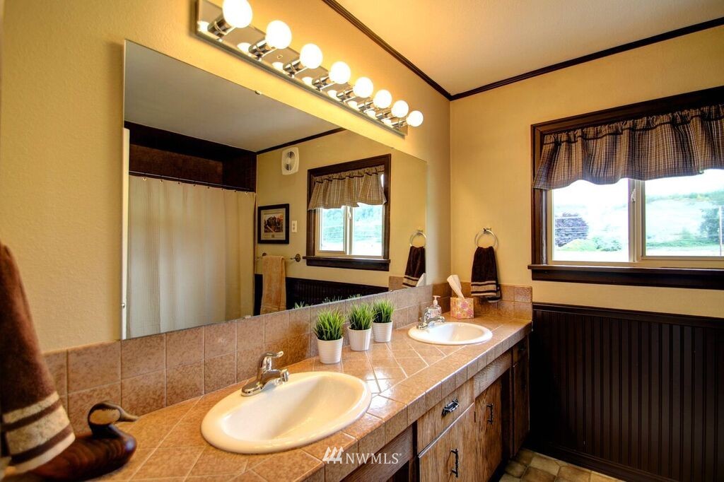 18730 Jolly Road Burlington, WA 98233 - Photo 8 of 25 Gallery Image 8