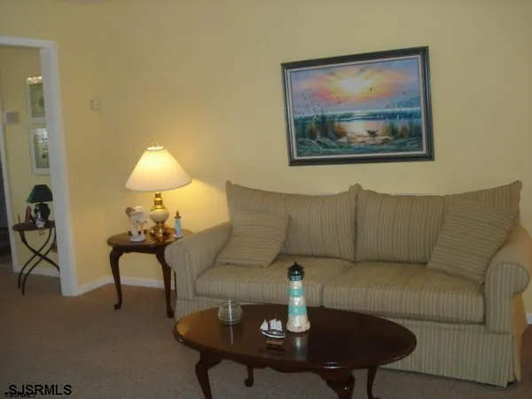 $8,900 | 426 Canterbury Court, Unit B, Ventnor City, NJ 08406