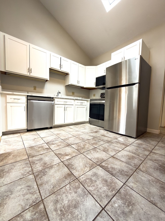 4 Lockwood Road Wilmington, MA 01887 - Photo 4 of 29