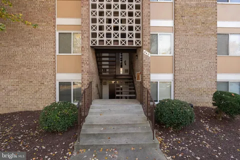 $180,000 | 542 Wilson Bridge Drive, Unit 6743 B2, Oxon Hill, MD 20745