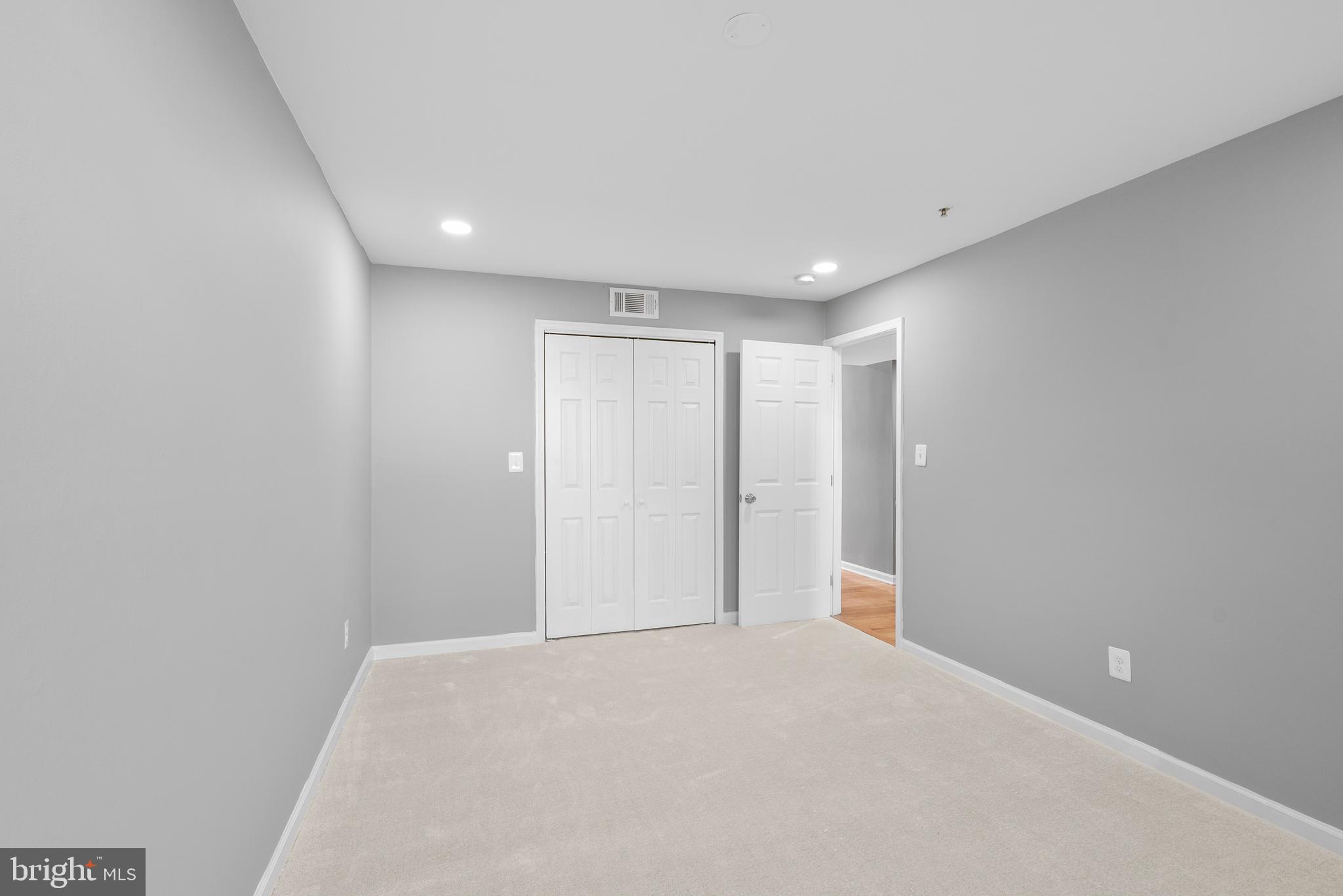 542 Wilson Bridge Drive, Unit 6743 B2 Oxon Hill, MD 20745 - Photo 24 of 27 a view of an empty room