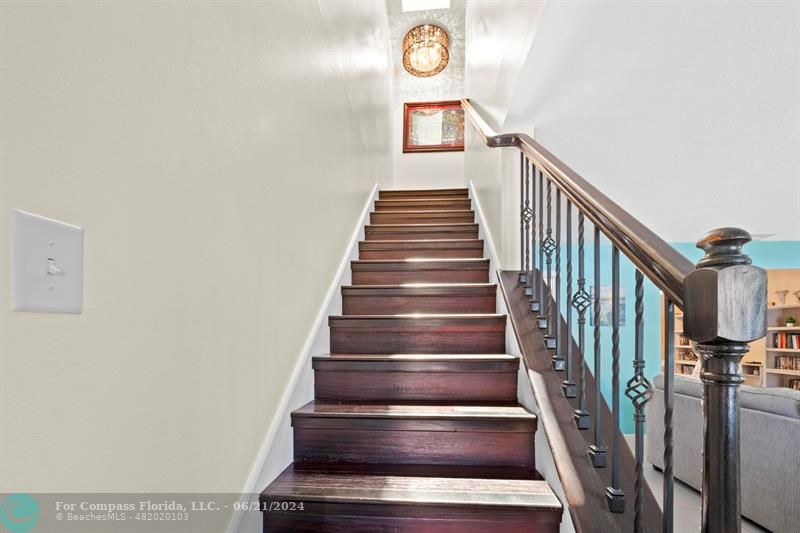 1088 Raintree Drive Palm Beach Gardens, FL 33410 - Photo 17 of 36 a view of entryway