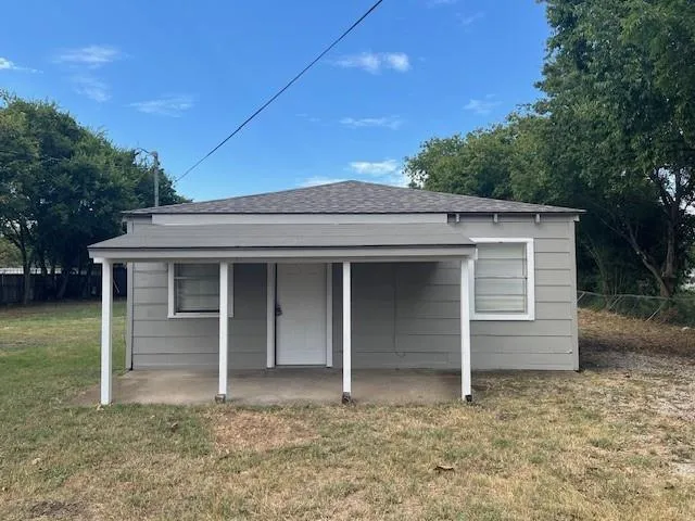$1,150 | 821 Bayport Drive, Lancaster, TX 75134