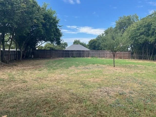 $1,150 | 821 Bayport Drive, Lancaster, TX 75134