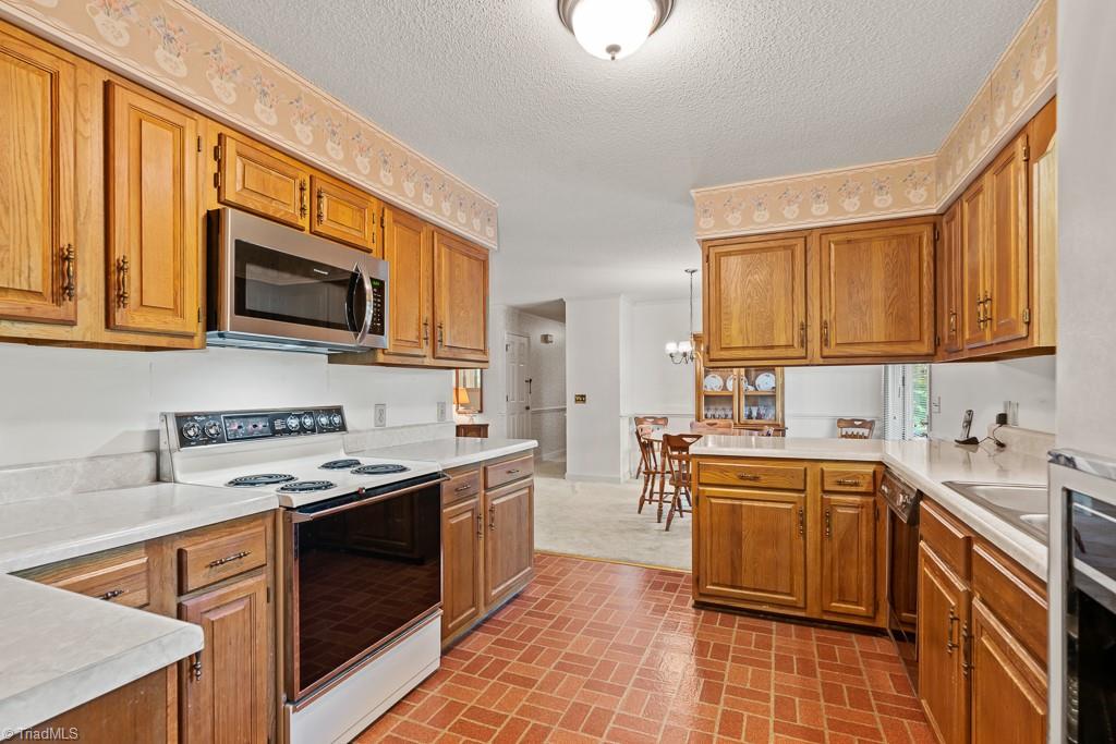 443 Pinewood Road Asheboro, NC 27205 - Photo 21 of 33 Gallery Image 21