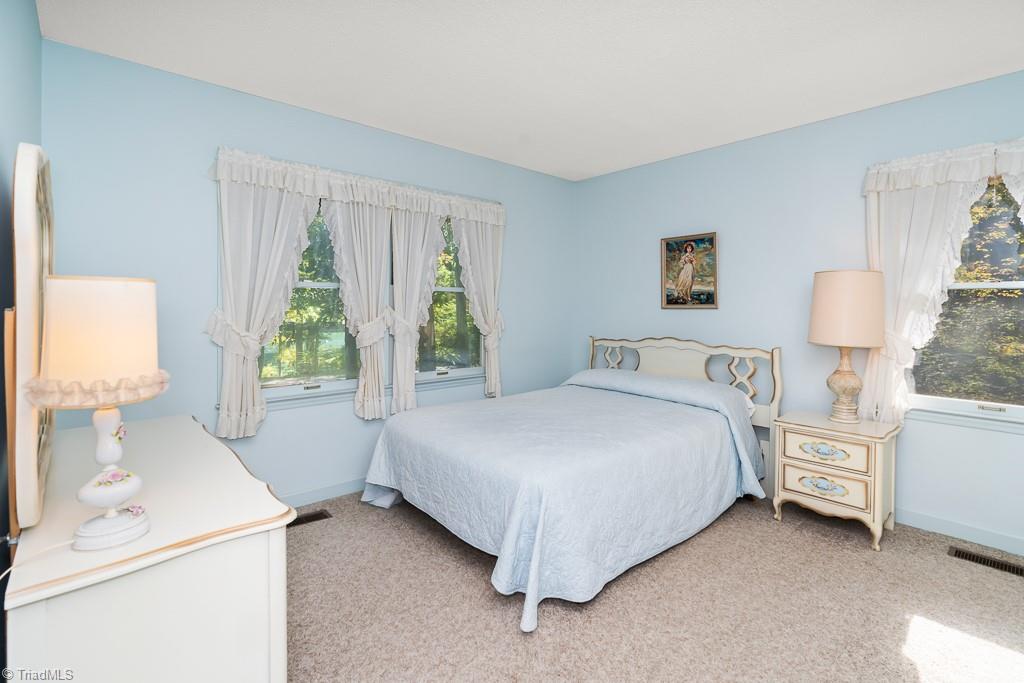 443 Pinewood Road Asheboro, NC 27205 - Photo 7 of 33 Gallery Image 7