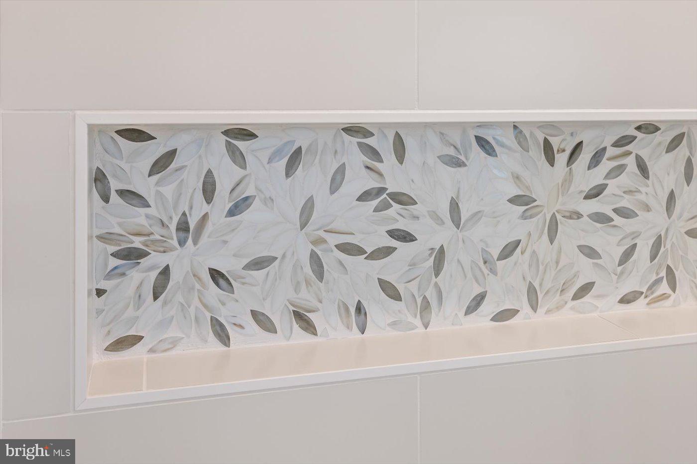 297 Tiger Valley Road Washington, VA 22747 - Photo 17 of 39 a bathroom with a bathtub and a shower