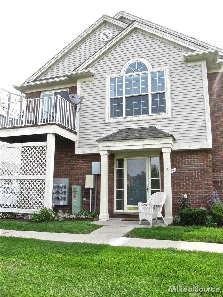 1871 Flagstone Circle Rochester, MI 48307 - Photo 1 of 29 31219969.JPG
