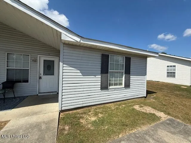 $1,200 | 15123 Janus Road, Unit B, D'Iberville, MS 39540