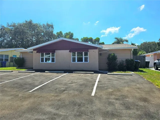 $625,000 | 611 Lyndhurst Street, Dunedin, FL 34698