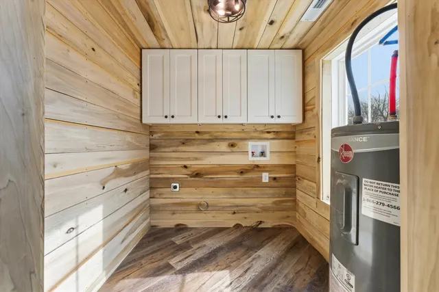 a view of walk in closet