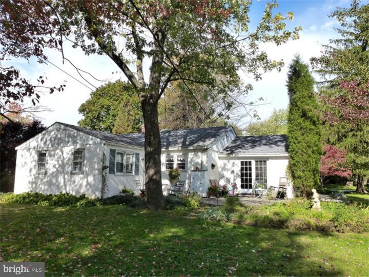 6 Owl Road Audubon, PA 19403 - Photo 3 of 20 View in Back
