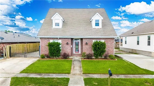 $295,000 | 8336 Sabre Drive, Chalmette, LA 70043