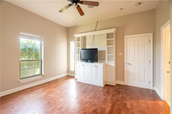 $295,000 | 8336 Sabre Drive, Chalmette, LA 70043