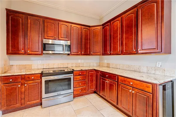 $295,000 | 8336 Sabre Drive, Chalmette, LA 70043