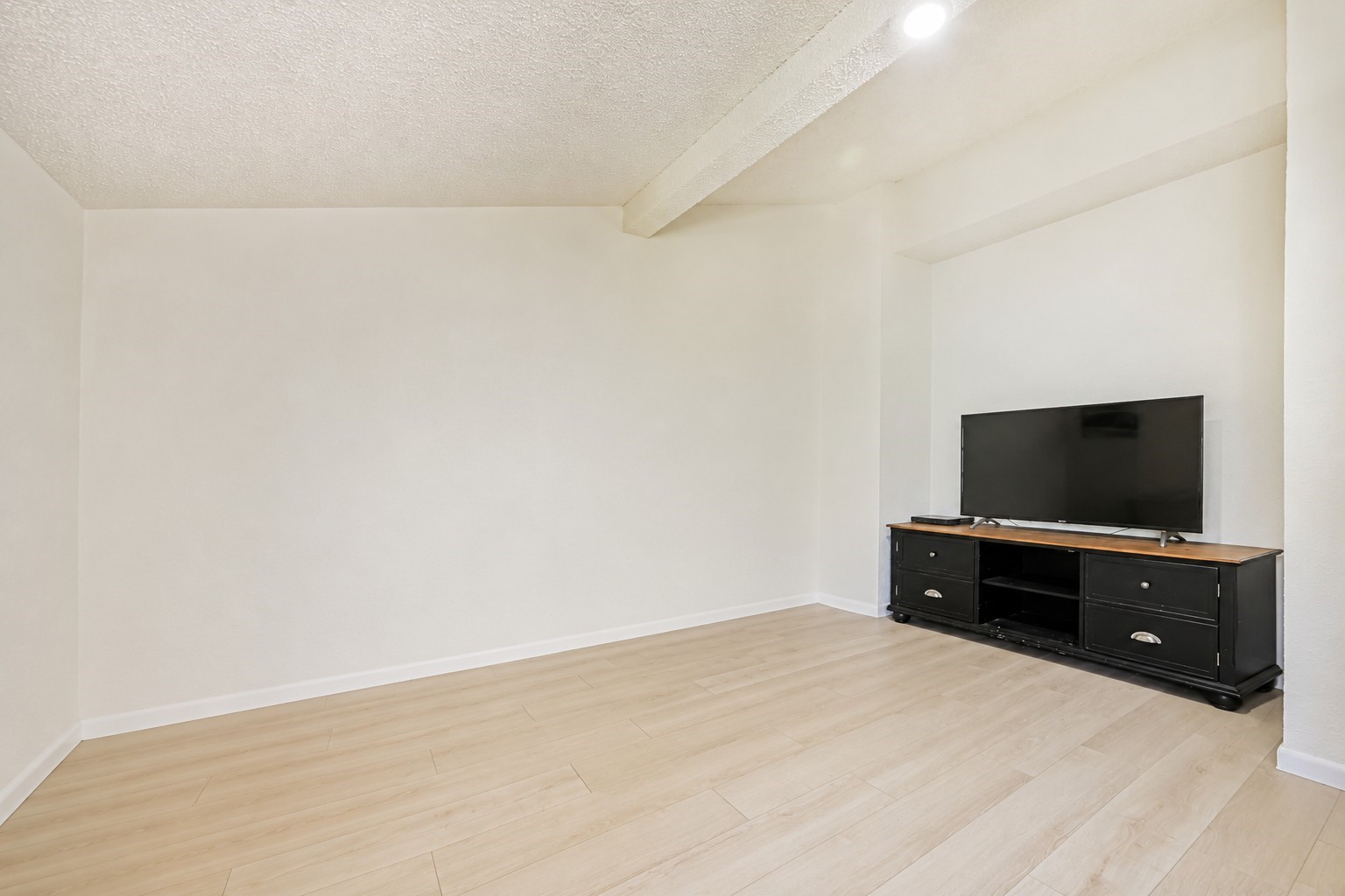 7445 Cobbs Oak Lane Rosharon, TX 77583 - Photo 29 of 39 3rd bedroom upstairs - great room for a study or gameroom - FLEX room.