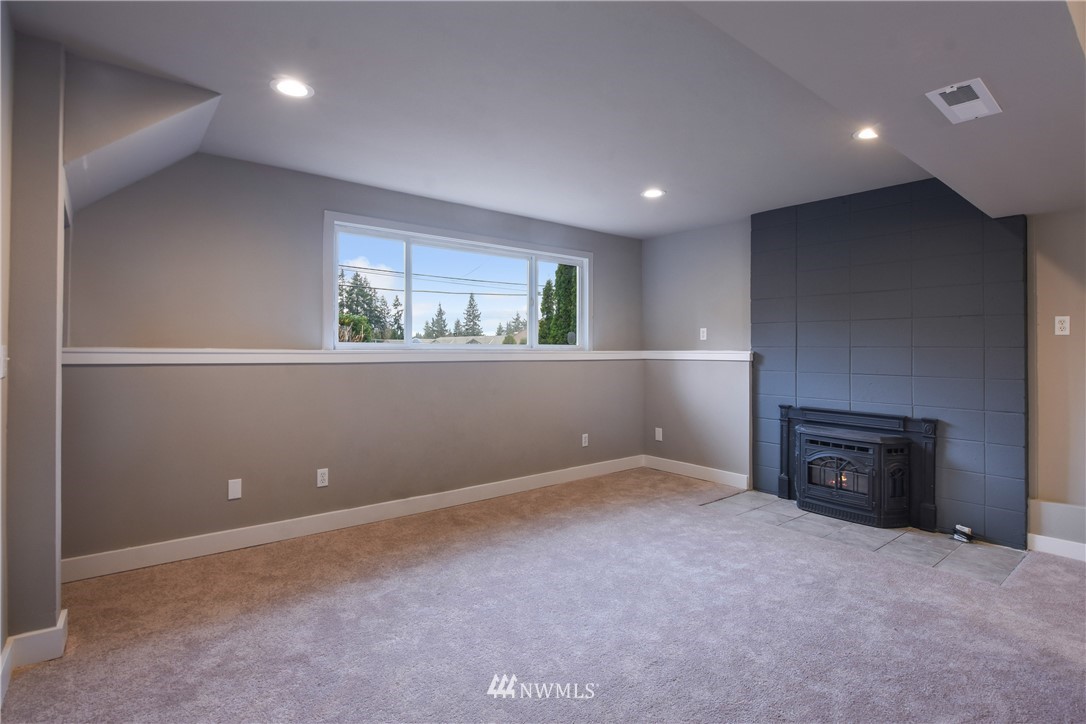 318 224th Street Southwest Bothell, WA 98021 - Photo 12 of 23