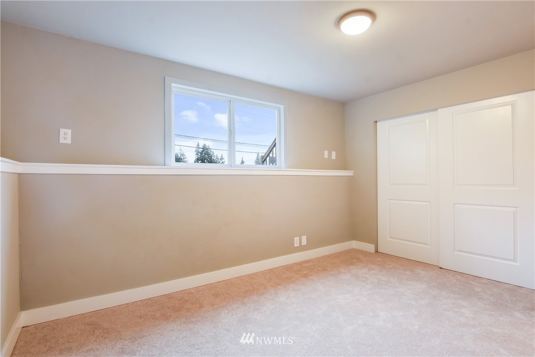 318 224th Street Southwest Bothell, WA 98021 - Photo 13 of 23