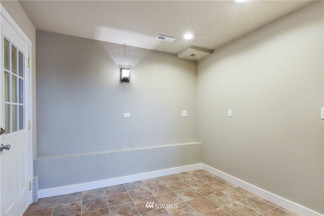318 224th Street Southwest Bothell, WA 98021 - Photo 18 of 23