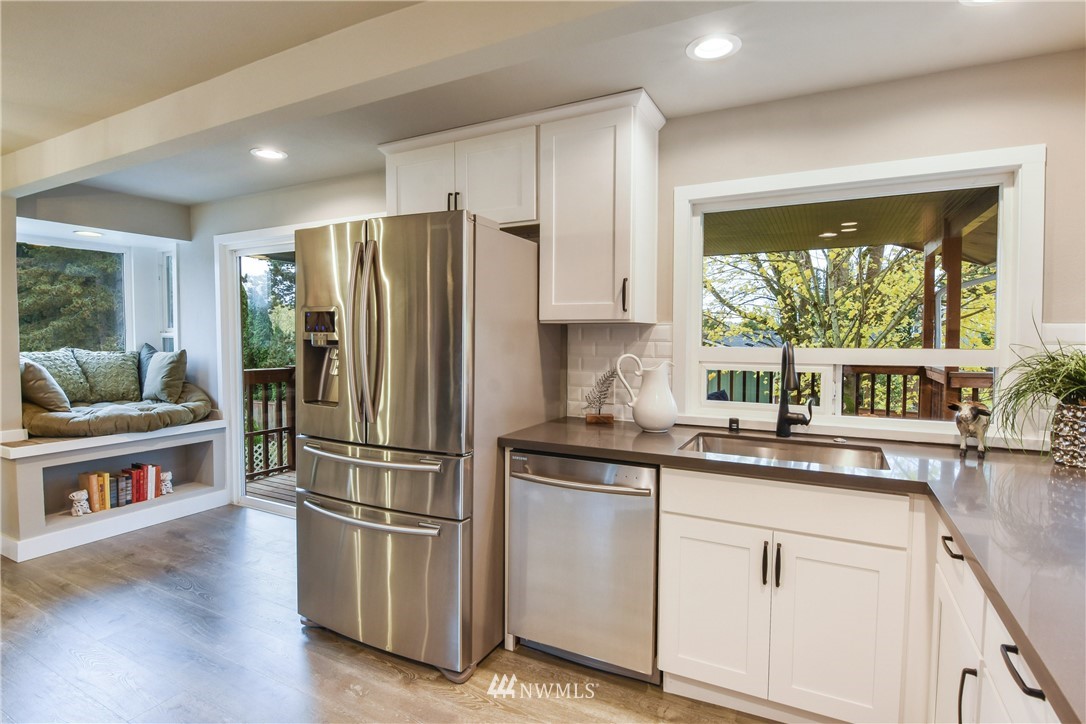 318 224th Street Southwest Bothell, WA 98021 - Photo 5 of 23