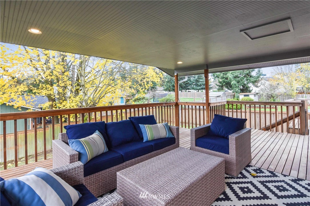 318 224th Street Southwest Bothell, WA 98021 - Photo 6 of 23
