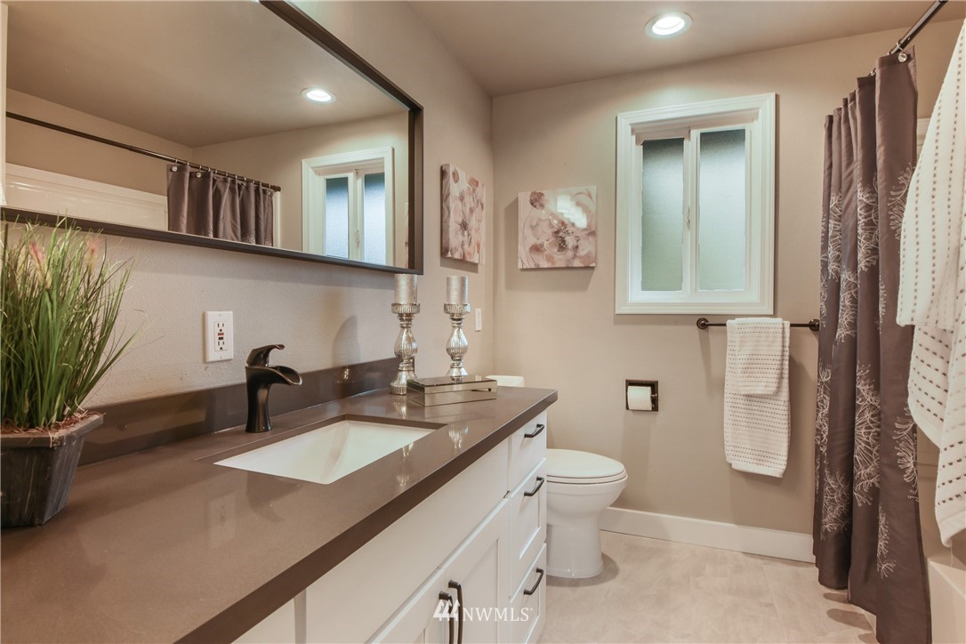 318 224th Street Southwest Bothell, WA 98021 - Photo 9 of 23