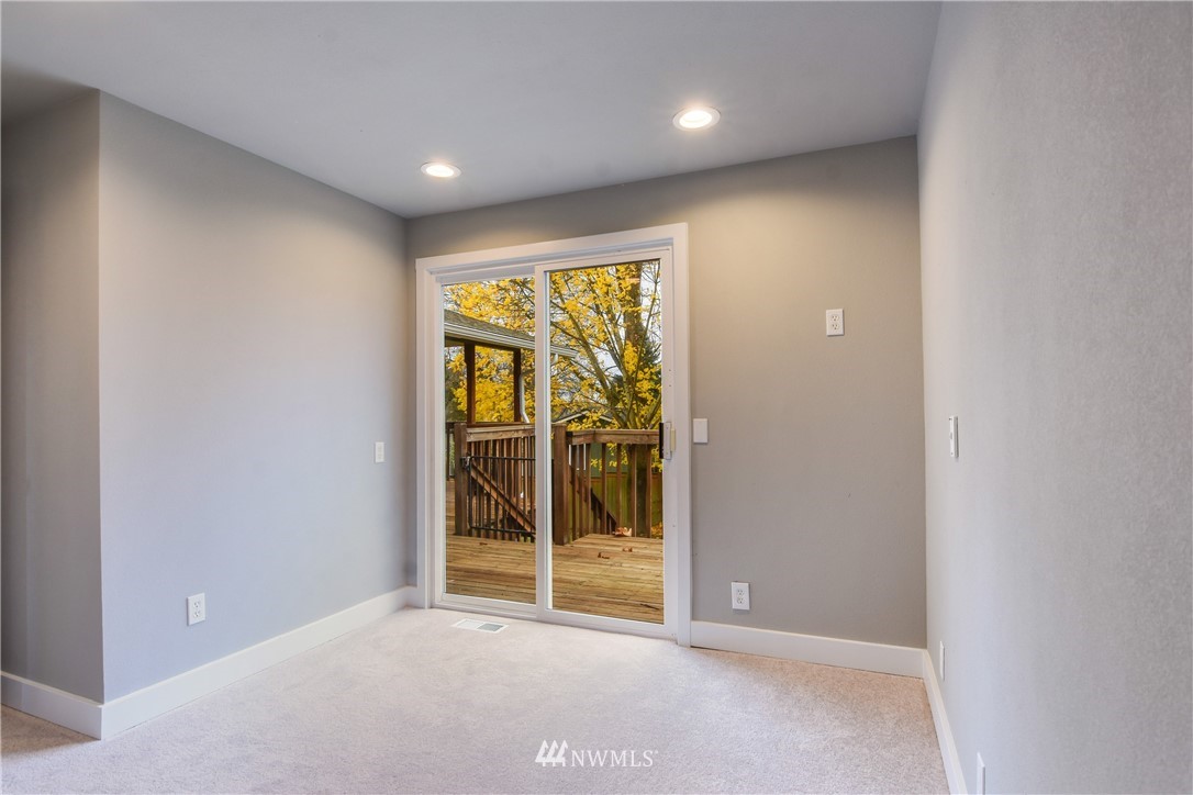 318 224th Street Southwest Bothell, WA 98021 - Photo 10 of 23