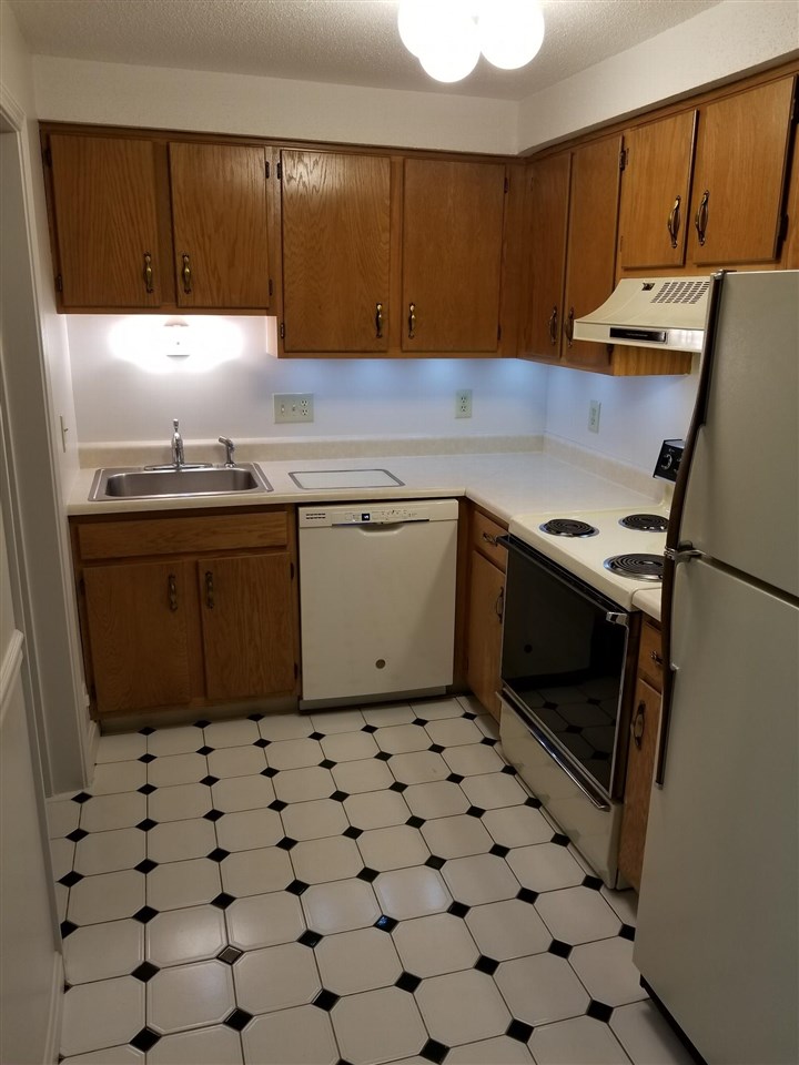 63 East Ridge Road, Unit 63A Merrimack, NH 03054 - Photo 2 of 9