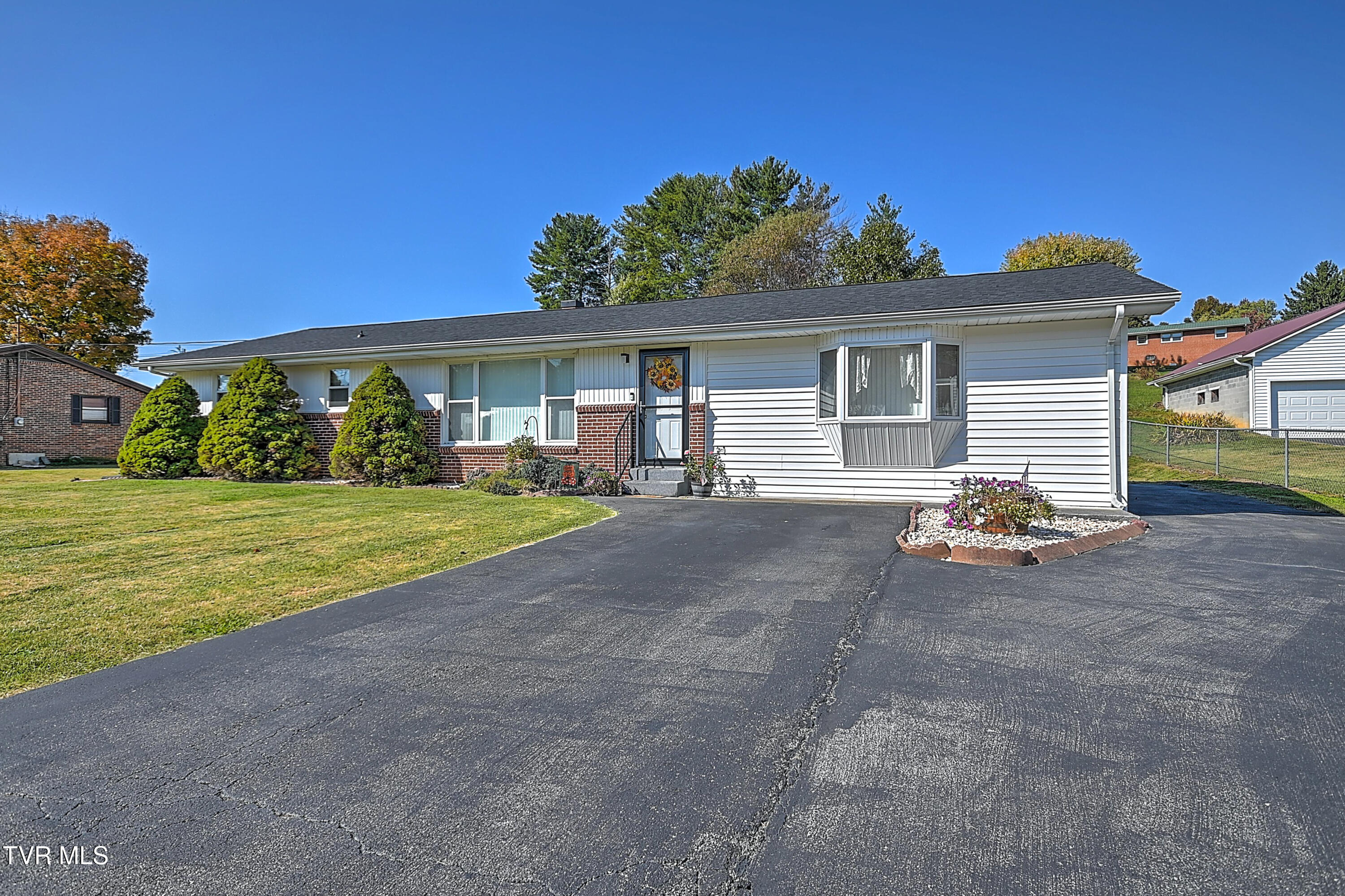 159 Warren Street Fall Branch, TN 37656 - Photo 1 of 63 159 Warren St GC