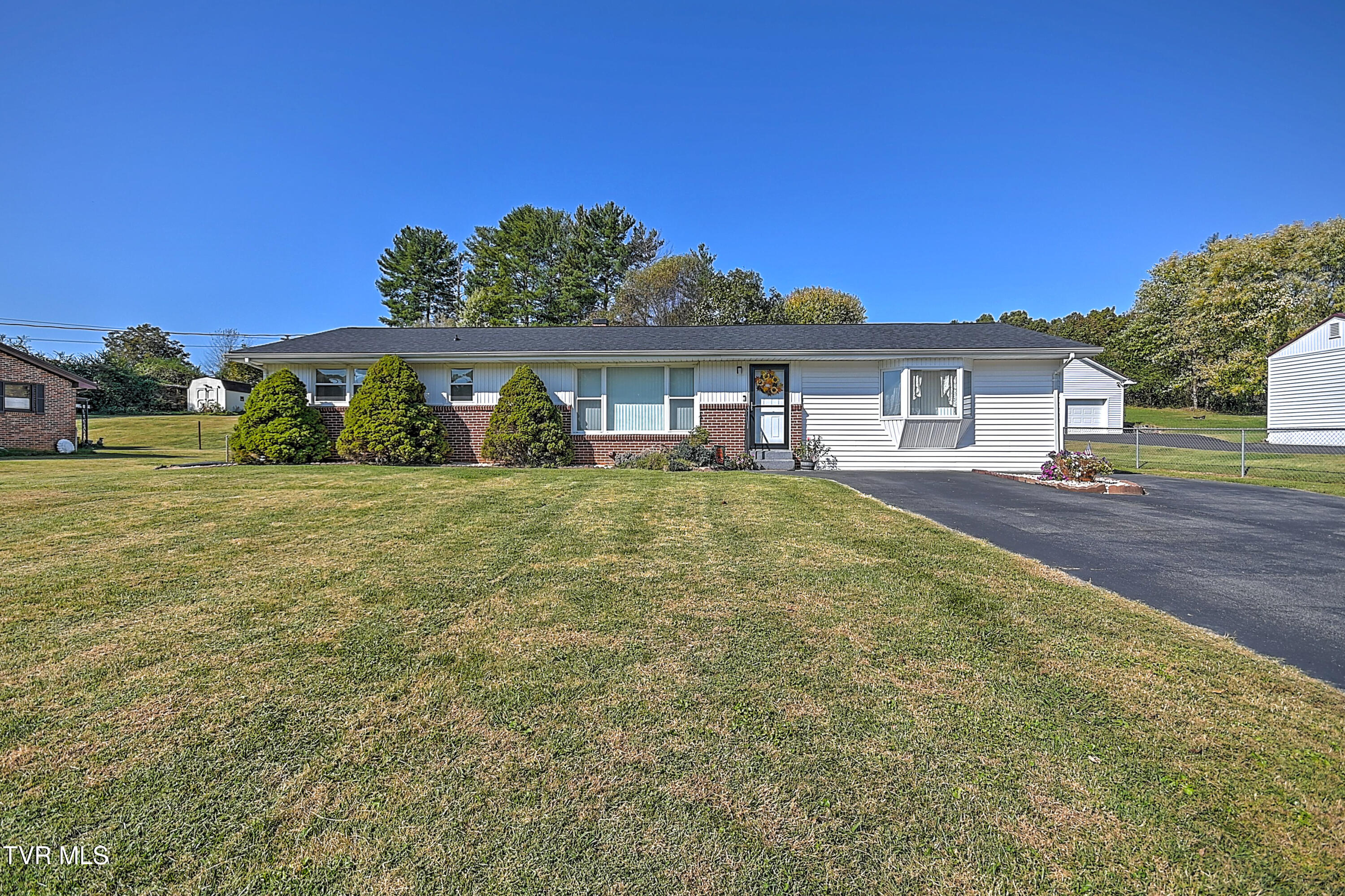 159 Warren Street Fall Branch, TN 37656 - Photo 3 of 63 159 Warren St GC-3