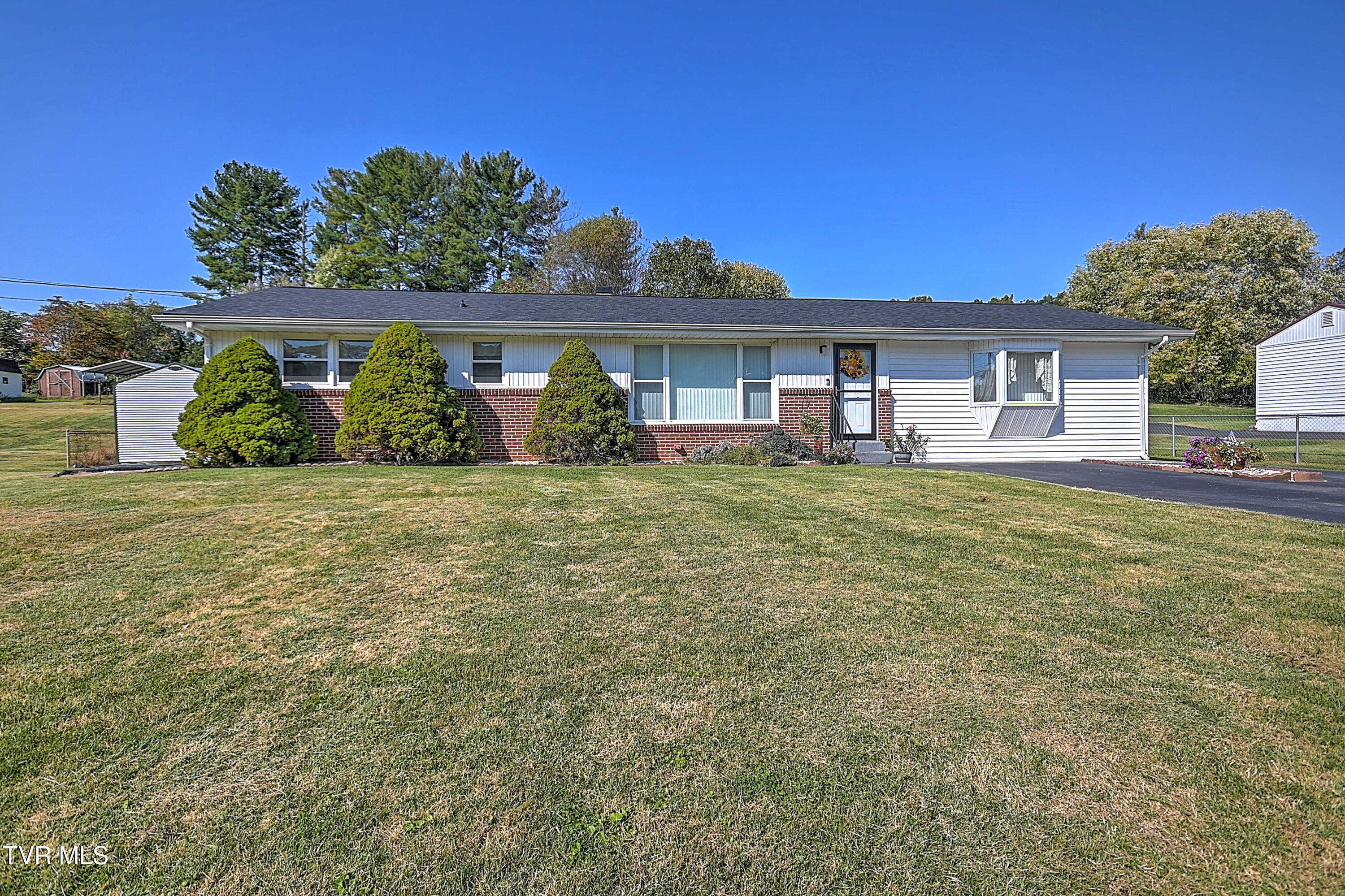 159 Warren Street Fall Branch, TN 37656 - Photo 5 of 63 159 Warren St GC-5