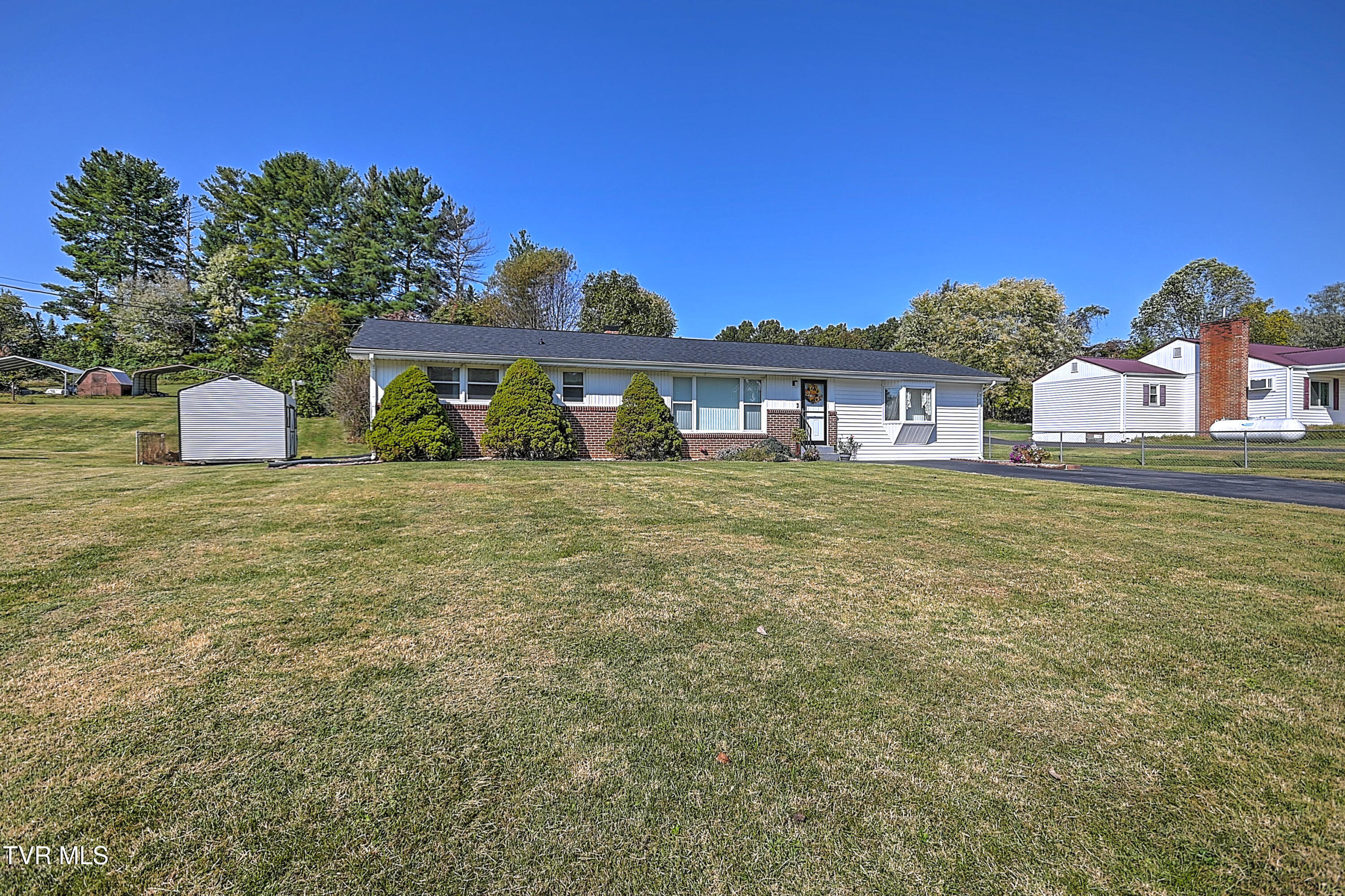 159 Warren Street Fall Branch, TN 37656 - Photo 6 of 63 159 Warren St GC-6