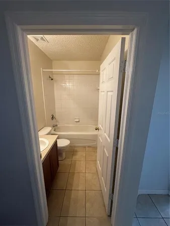 $1,750 | 10443 Heron Lake Drive, Riverview, FL 33578