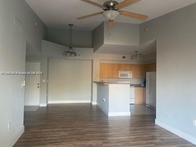 7930 North Nob Hill Road, Unit 304 Tamarac, FL 33321 - Photo 5 of 30 Gallery Image 5