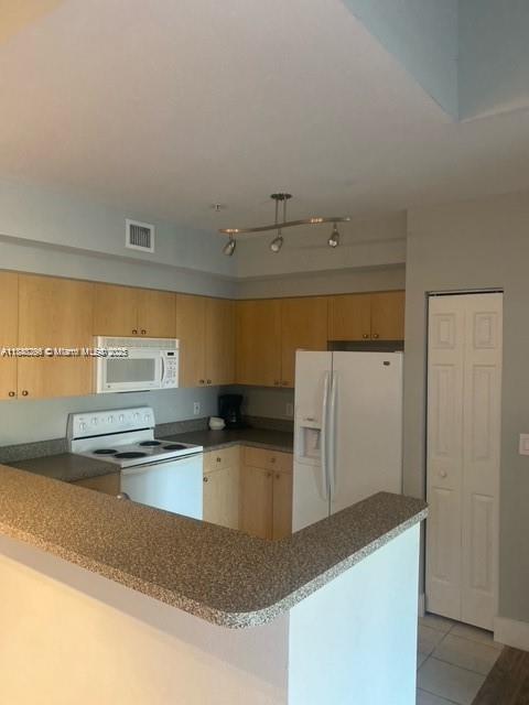 7930 North Nob Hill Road, Unit 304 Tamarac, FL 33321 - Photo 6 of 30 Gallery Image 6