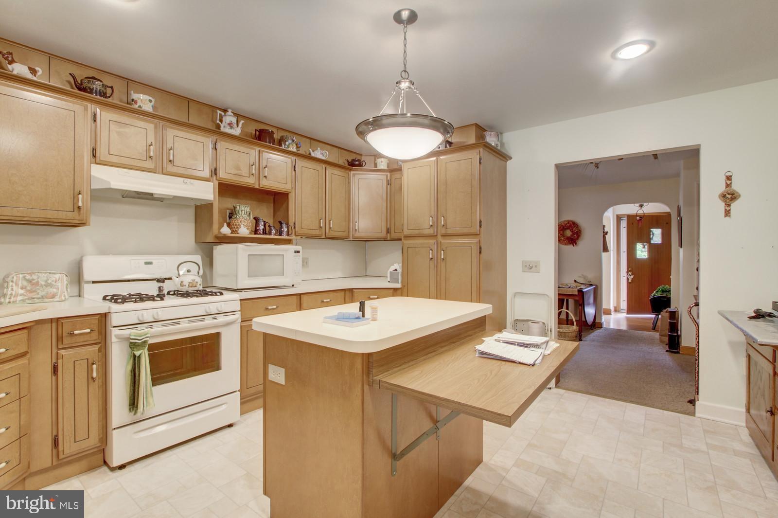1145 Glendale Road York, PA 17403 - Photo 11 of 30 Gallery Image 11