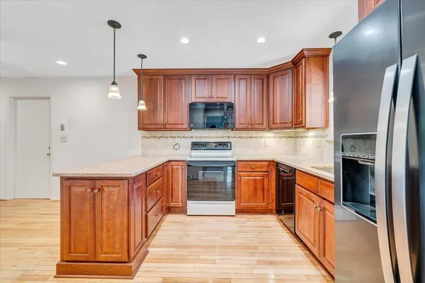$325,000 | 2009 Montclair Drive, Roanoke, VA 24019