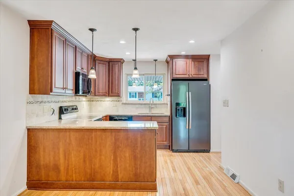 $325,000 | 2009 Montclair Drive, Roanoke, VA 24019