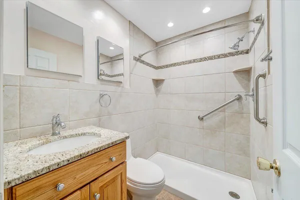 $325,000 | 2009 Montclair Drive, Roanoke, VA 24019