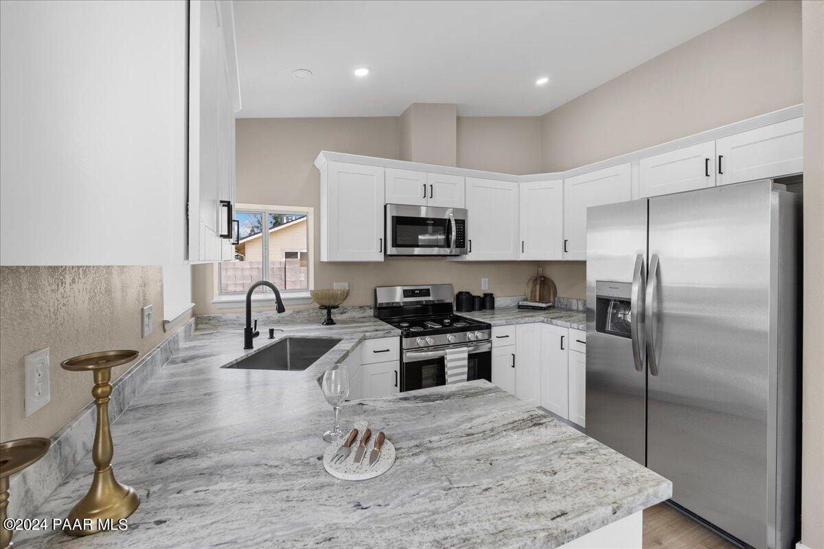 4886 North Meixner Road Prescott Valley, AZ 86314 - Photo 11 of 28 13-Kitchen