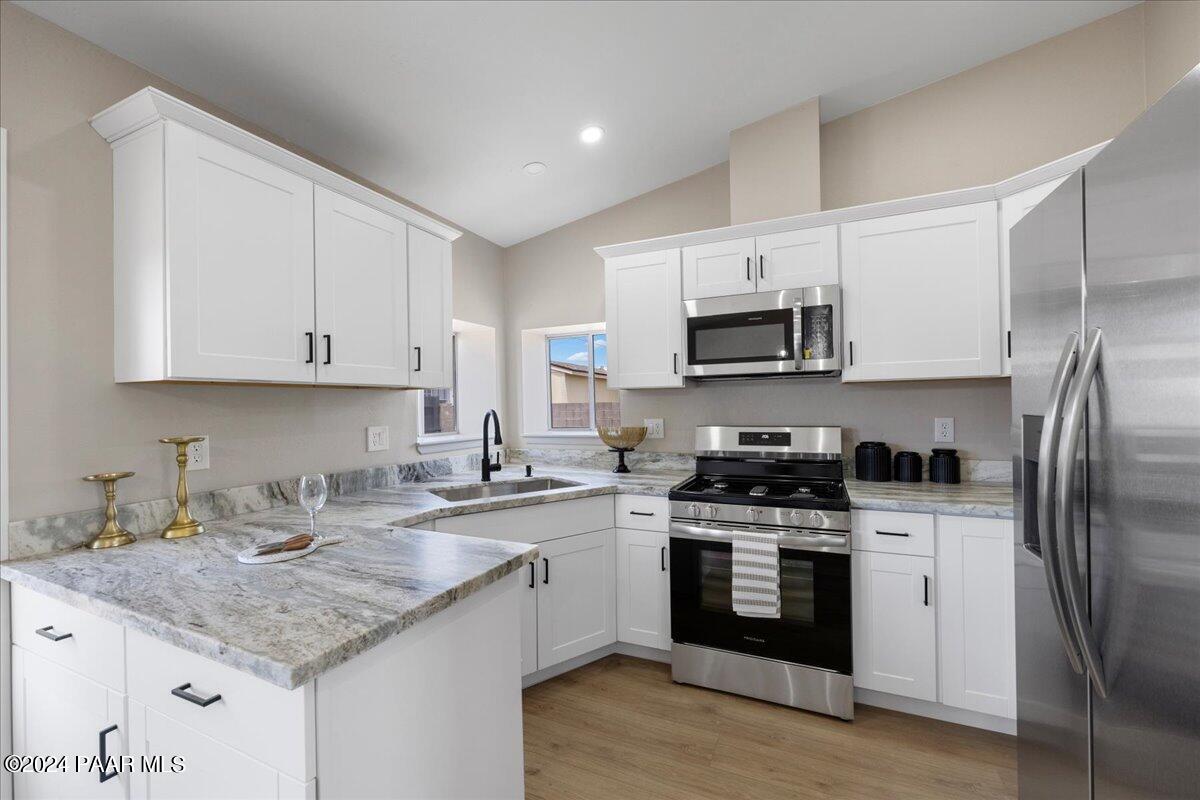4886 North Meixner Road Prescott Valley, AZ 86314 - Photo 9 of 28 11-Kitchen