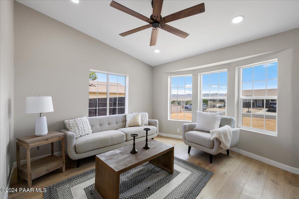 4886 North Meixner Road Prescott Valley, AZ 86314 - Photo 10 of 28 12-Kitchen